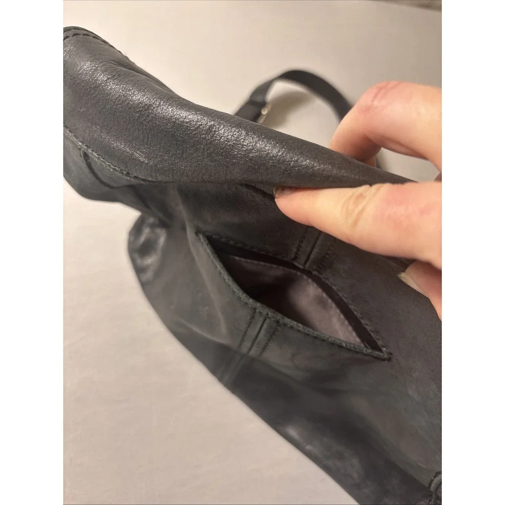 The Sak Black 100% Leather Purse Handbag Bag Magnetic Flap Foldover Soft